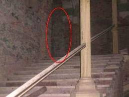 Foto-Foto Penampakan Pocong Setan Terbaru Foto-Foto Penampakan Pocong Setan Terbaru