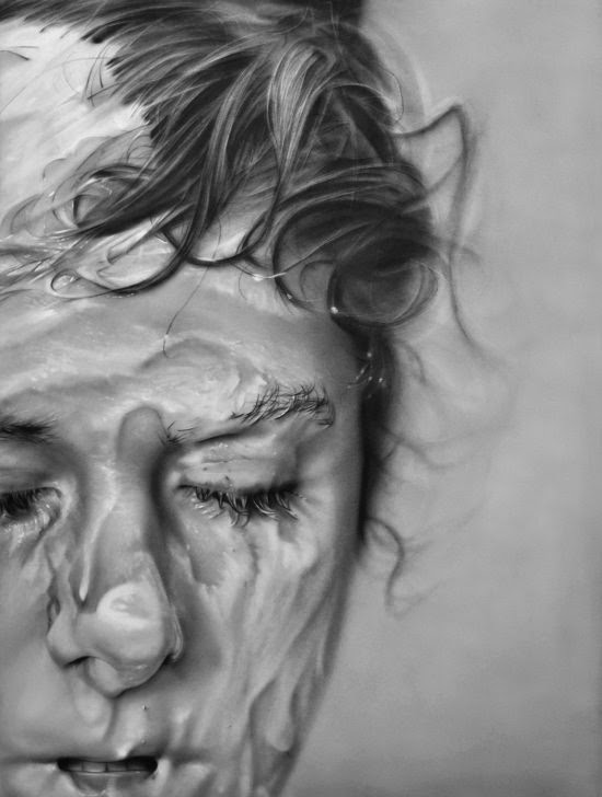 Os retratos hiper-realistas desenhados com grafite de Melissa Cooke Melissa Cooke pinturas ilustrações desenhos grafite hiper-realistas retratos autorretratos preto e branco