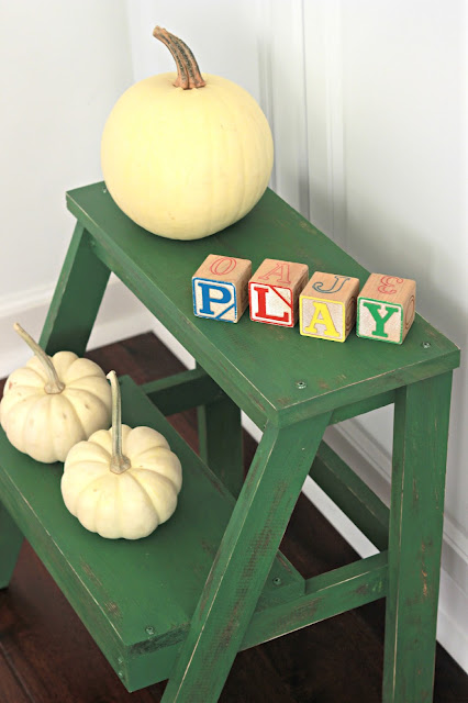 Build a step stool for your kids! Allows them to explore their independence in hand washing and dental hygiene. DIY Step Stool Color | Humming Bird Green by @behr mixed with #bbfrosch chalk paint powder