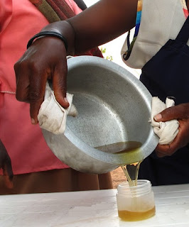 Pure acne treatment honey photo by Oxfam East Africa Pure acne treatment honey photo by Oxfam East Africa