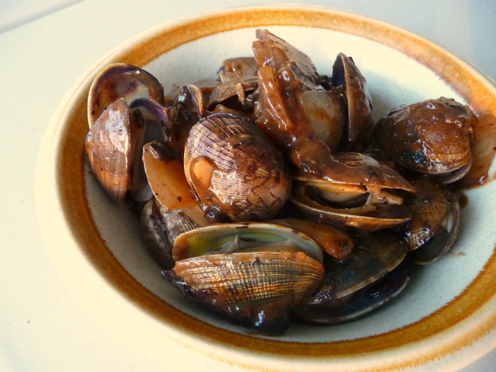 The Red Gingham Clams with Black Bean Sauce