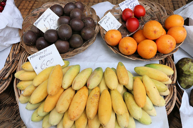 Mercado dos Lavradores, Funchal, Madeira, Maracuja Bananen Mercado dos Lavradores, Funchal, Madeira, Maracuja Bananen