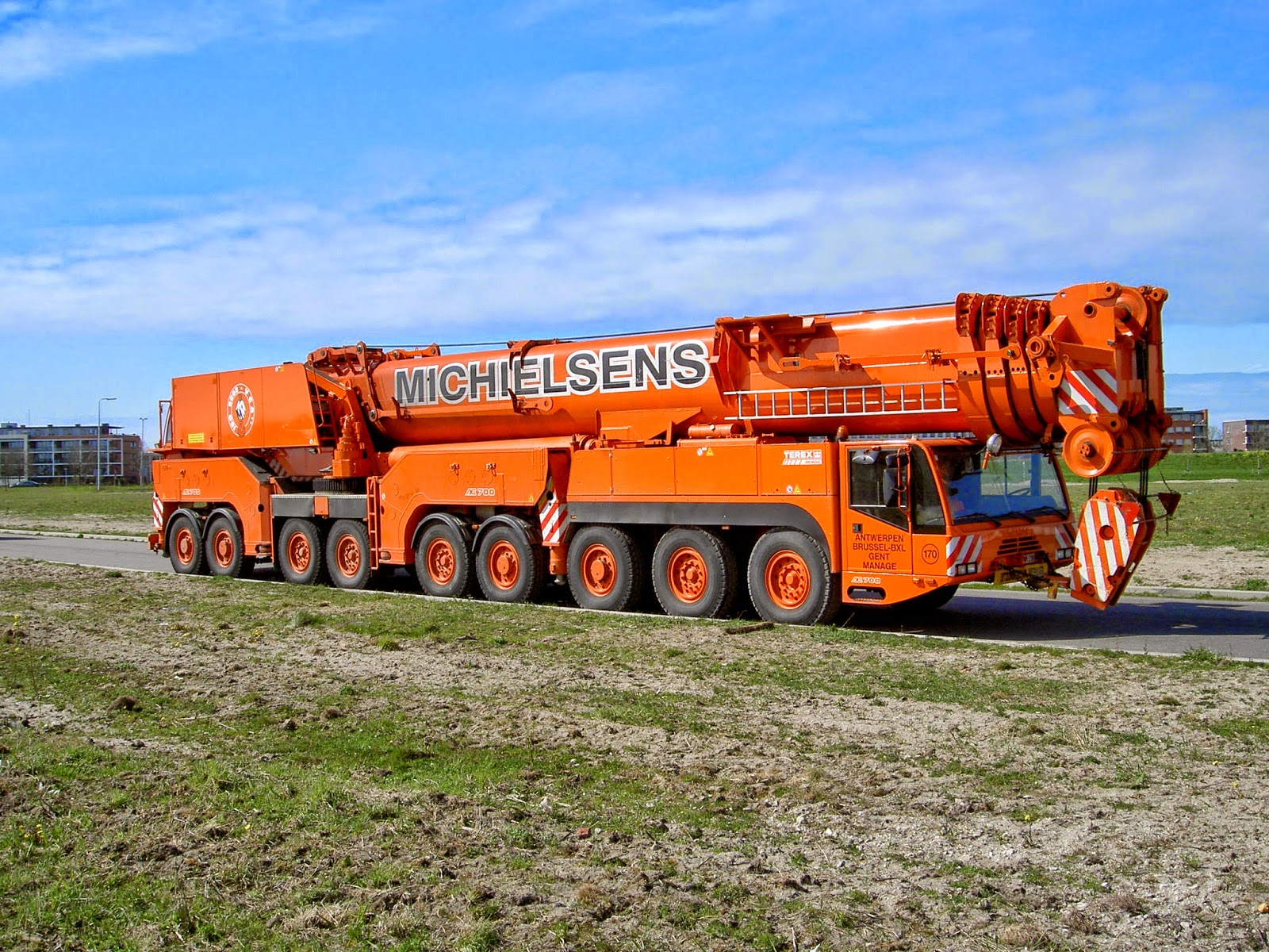 ExploreMachines All Terrain Crane (Lifting and Material Handling