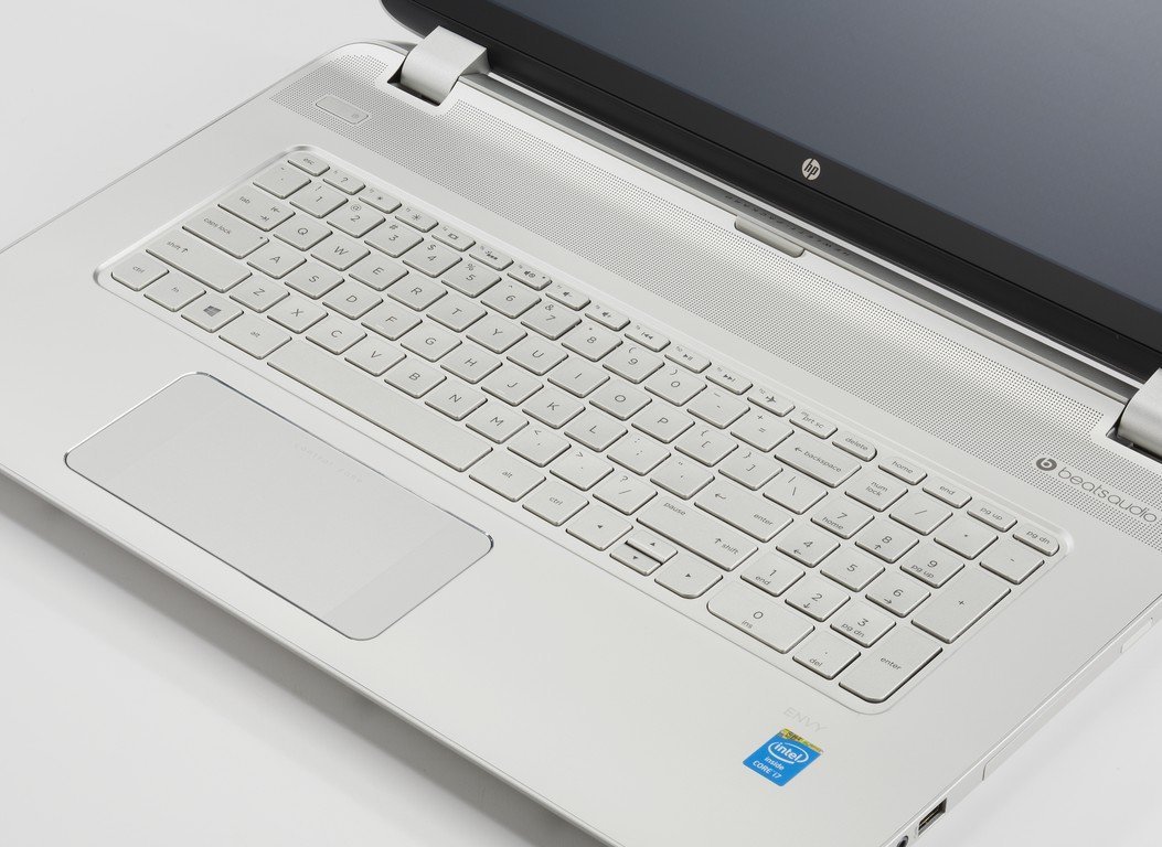 User Reviews & Rating Sure, Dell’s redesign of its big-screen XPS machine involved turning it into a convertible, but all the advancements and innovations on the inside are really what make the XPS 15 a show-stealer.