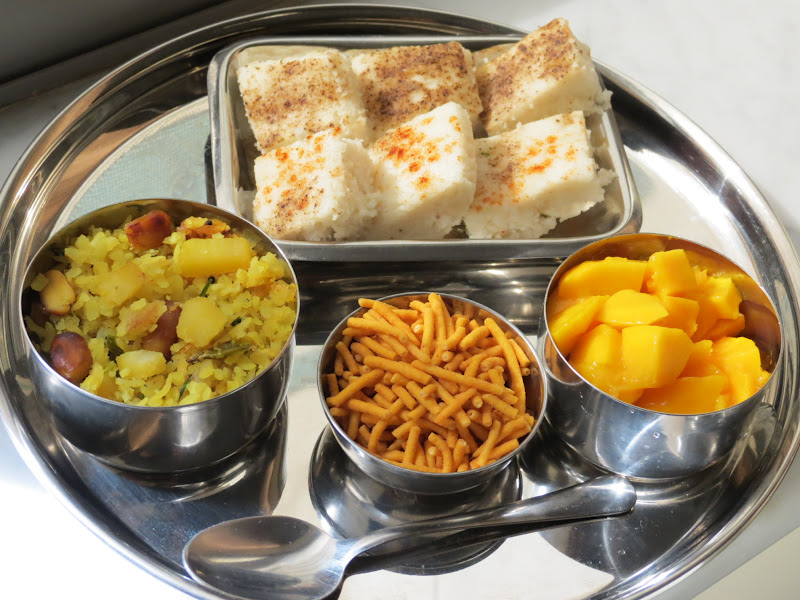 mittu cooking love Gujarati Poha (Bateta Poha) Gujarati Breakfast