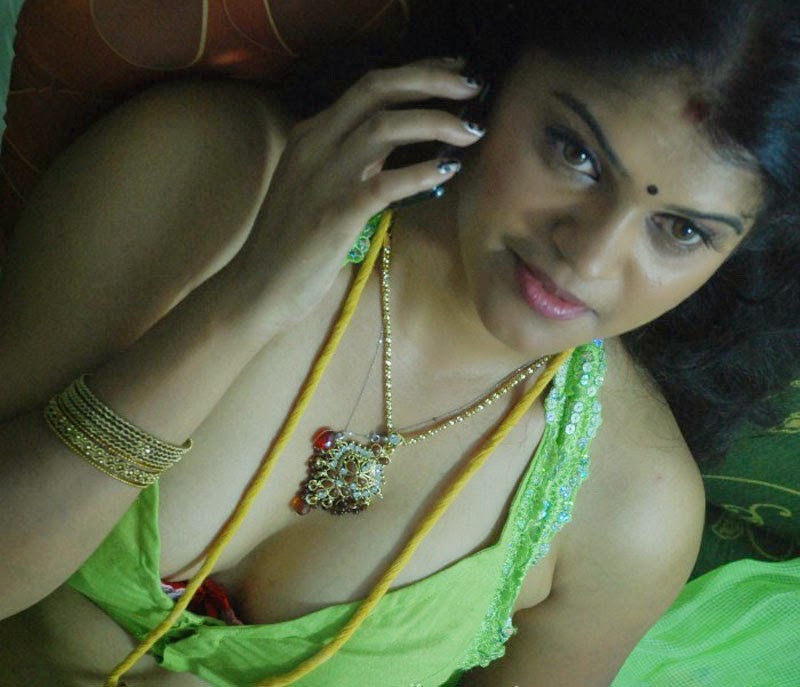 Telugu Aunty Boobs