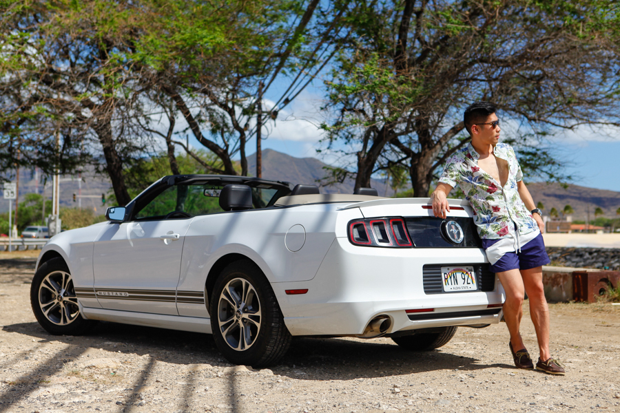 Levitate Style - Mustang | Hawaii Summer Style with Ford Mustang Convertible and H&M