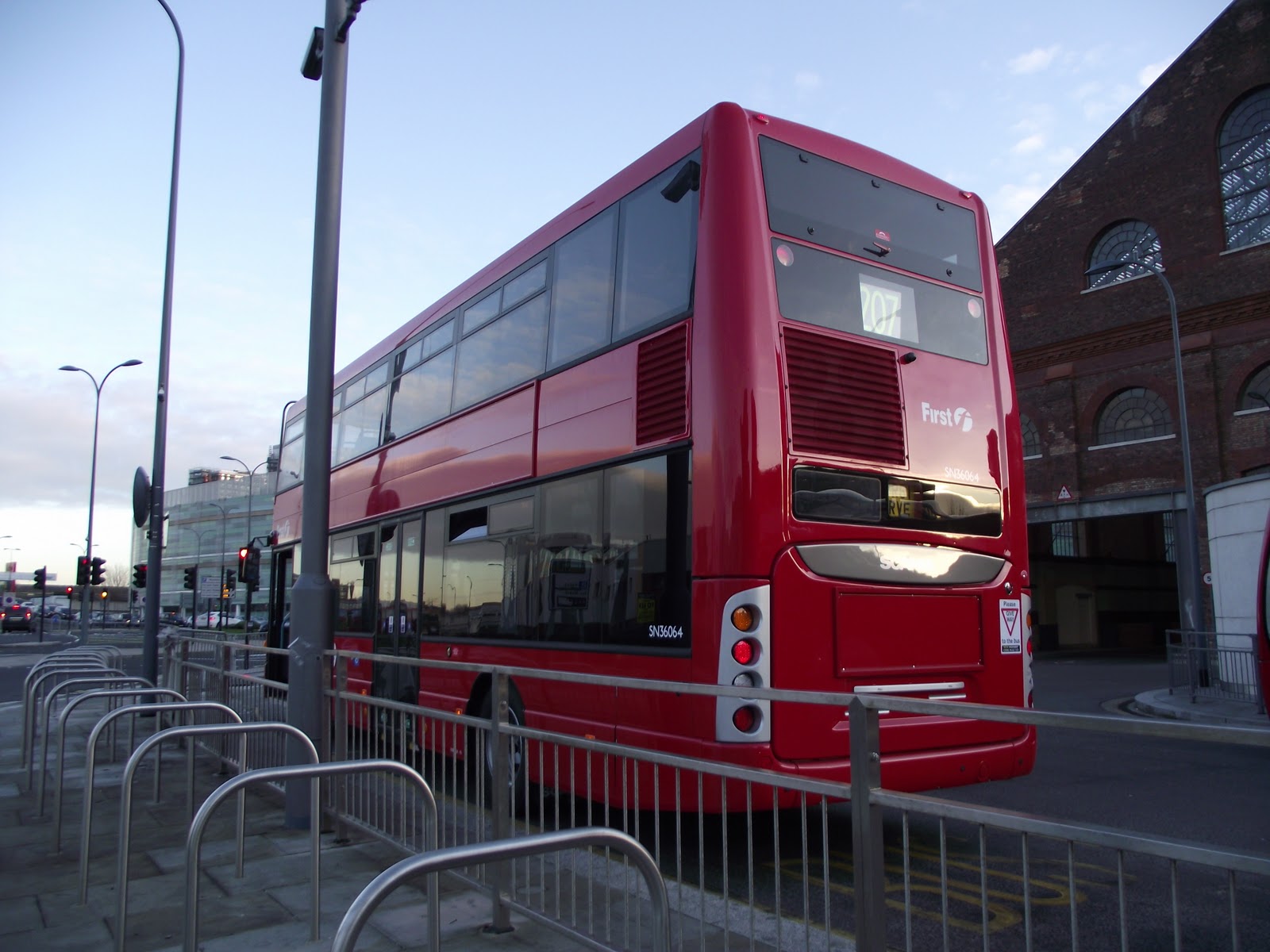 Tom London & Surrey Bus Blog Route 207 Observations