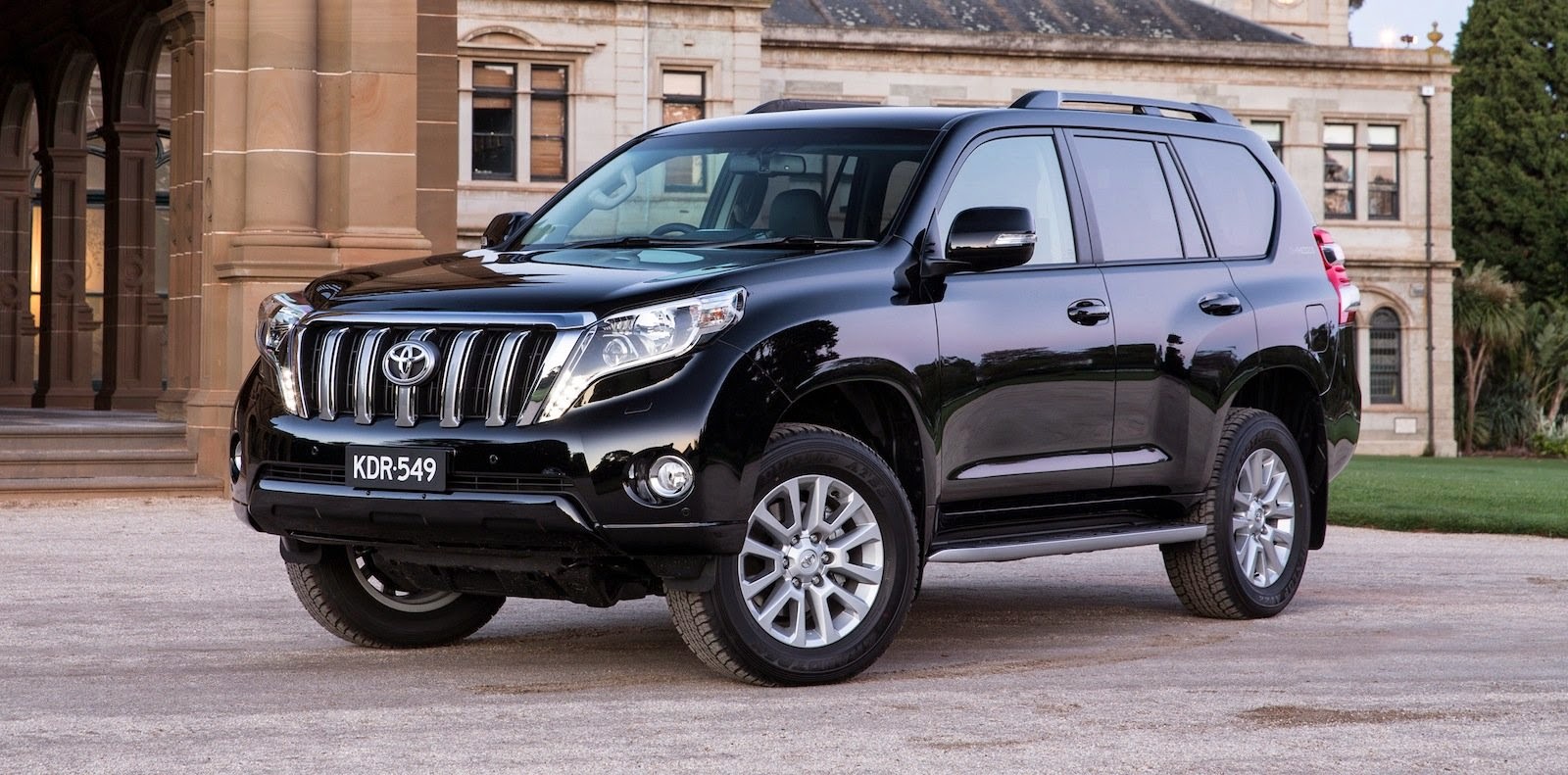 GIÁ XE TOYOTA LANDCRUISER PRADO 2015 GIÁ XE TOYOTA LANDCRUISER PRADO 2015