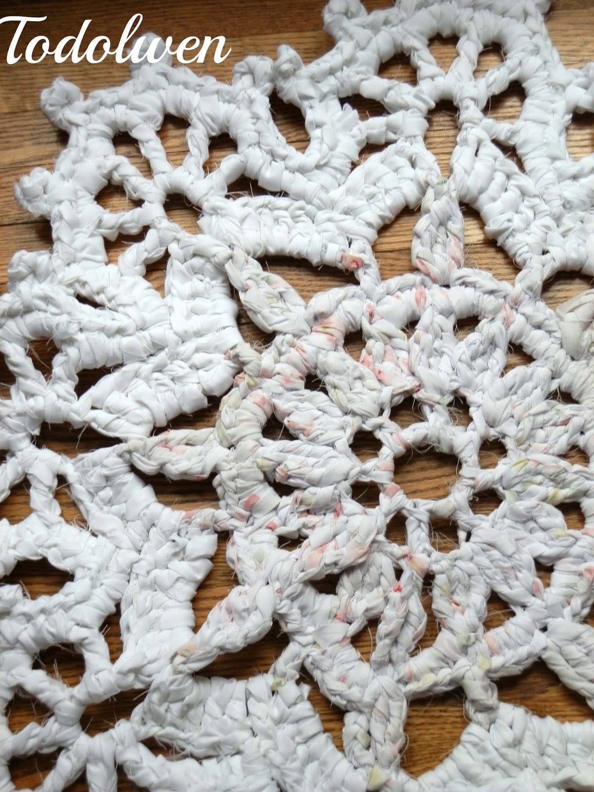 Todolwen Crocheting 'Doilies'