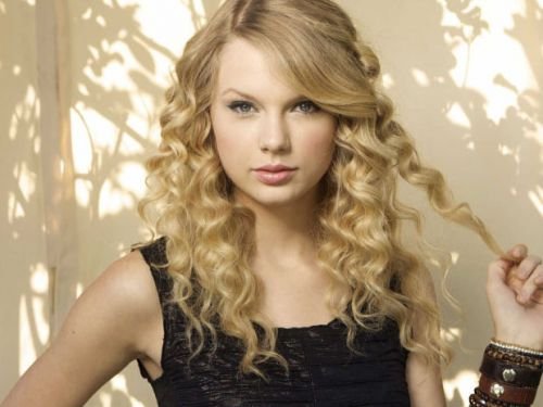 WE ARE INNOCENT: Top 10 Most Popular Female Singers In 2012