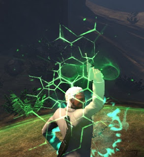 Shotguns and pistols provide bonus crit and penetration to your allies while weakening and hindering enemies.