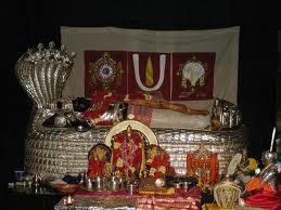 http://4.bp.blogspot.com/-8SQ4EkC5dHI/UMG5S2WWQXI/AAAAAAAABs0/SoVH2dRYlBo/s1600/ranganathar+thiruneermalai.jpg