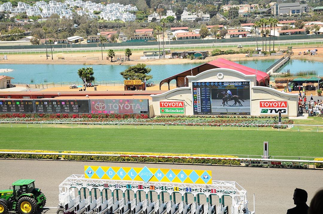 Del Mar Racing Season Cool As Ever Diana Cavagnaro Couture Millinery