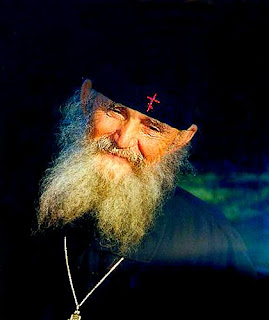 http://4.bp.blogspot.com/-8SoSoLWCIMA/UKbdFmfwbsI/AAAAAAAAELM/sUSNVSAPk-E/s320/elder_ephraim_of_philotheou+edited1.jpg