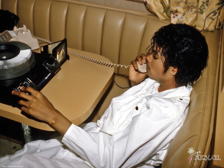 wonderful-one-of-a-kind-Michael-michael-jackson-15211324-720-540.jpg