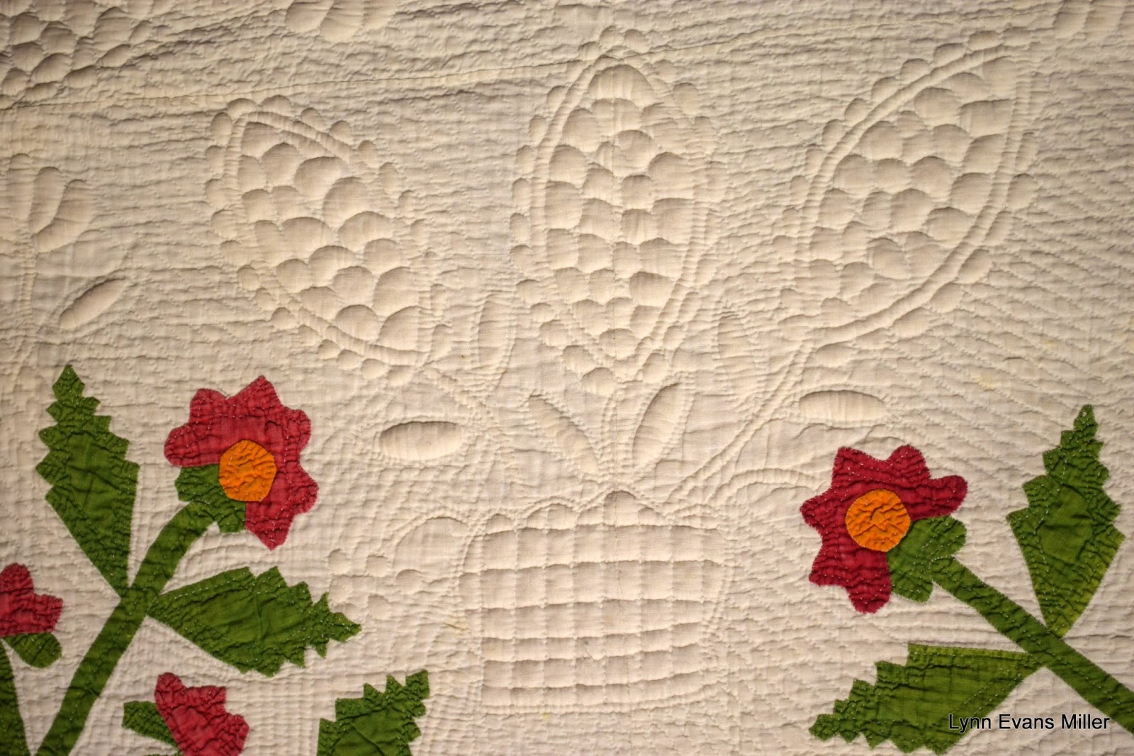 QuiltsVintage and Antique Red and Green Antique Quilt