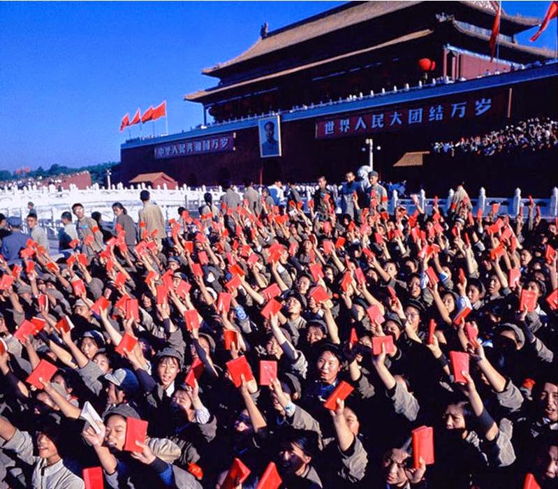 中國紅衛兵時代的瘋狂景象。圖:翻攝網路 中國紅衛兵時代的瘋狂景象。圖:翻攝網路