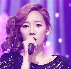 taeyeon+sing.gif