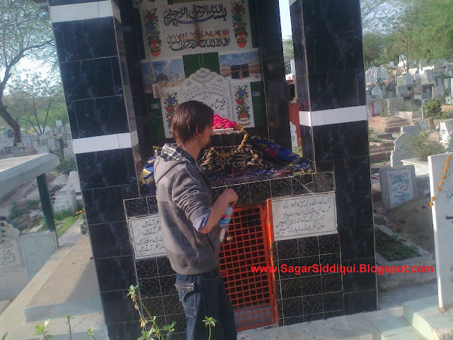 Grave of Sagar SIddiqui, He was buried at the Miani Sahib Graveyard in Lahore.