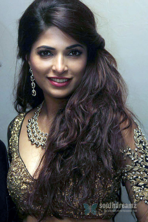 parvathy omanakuttan hot