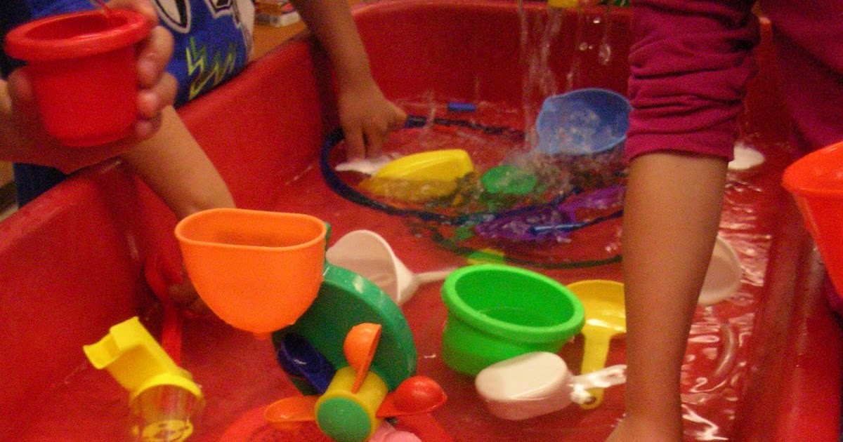 Kindergarten Kids: Water Table