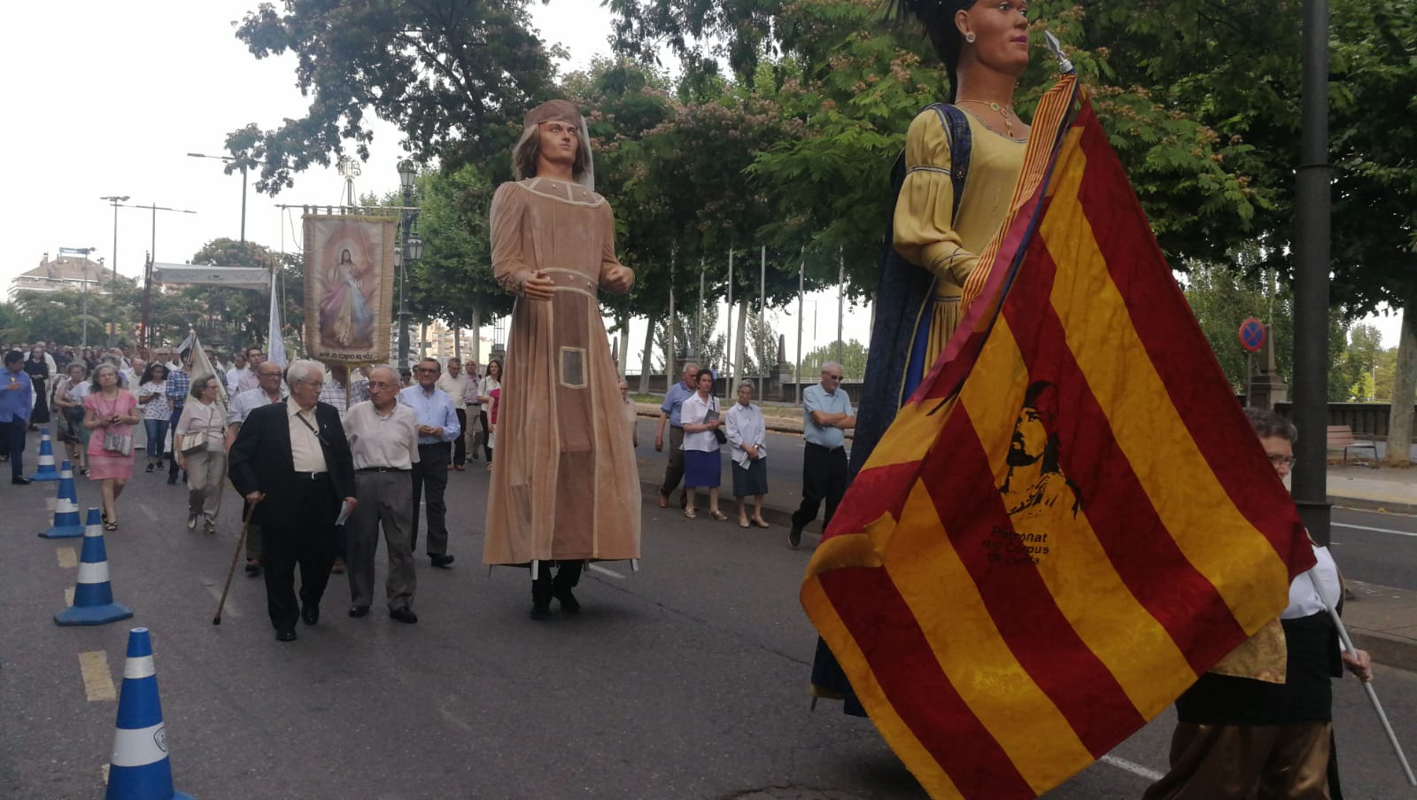 Els nostres gegants a la processó