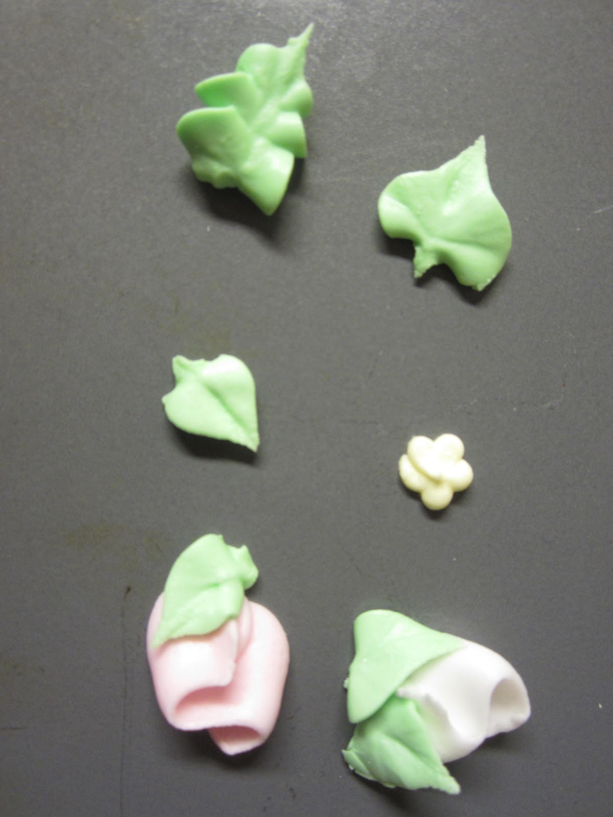 Created by Kelli Tutorial Royal Icing Flowers