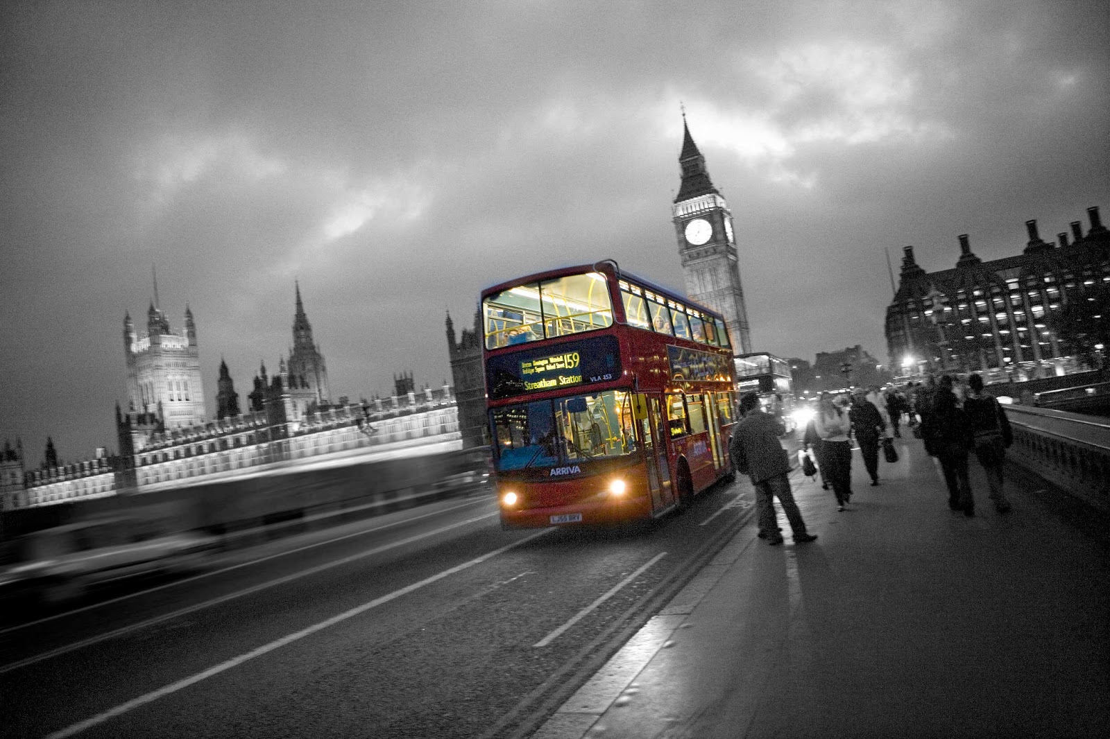 London-bus-black-and-white-photography-w