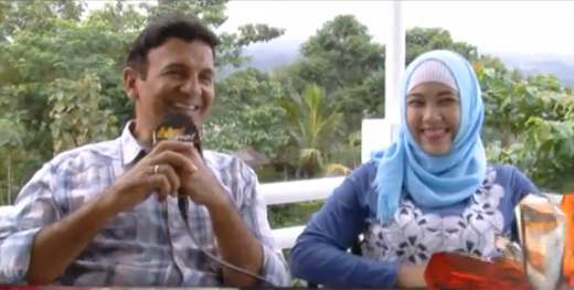 Mark Sungkar dengan Santi Asoka Mala di infotainment Mark Sungkar dengan Santi Asoka Mala di infotainment