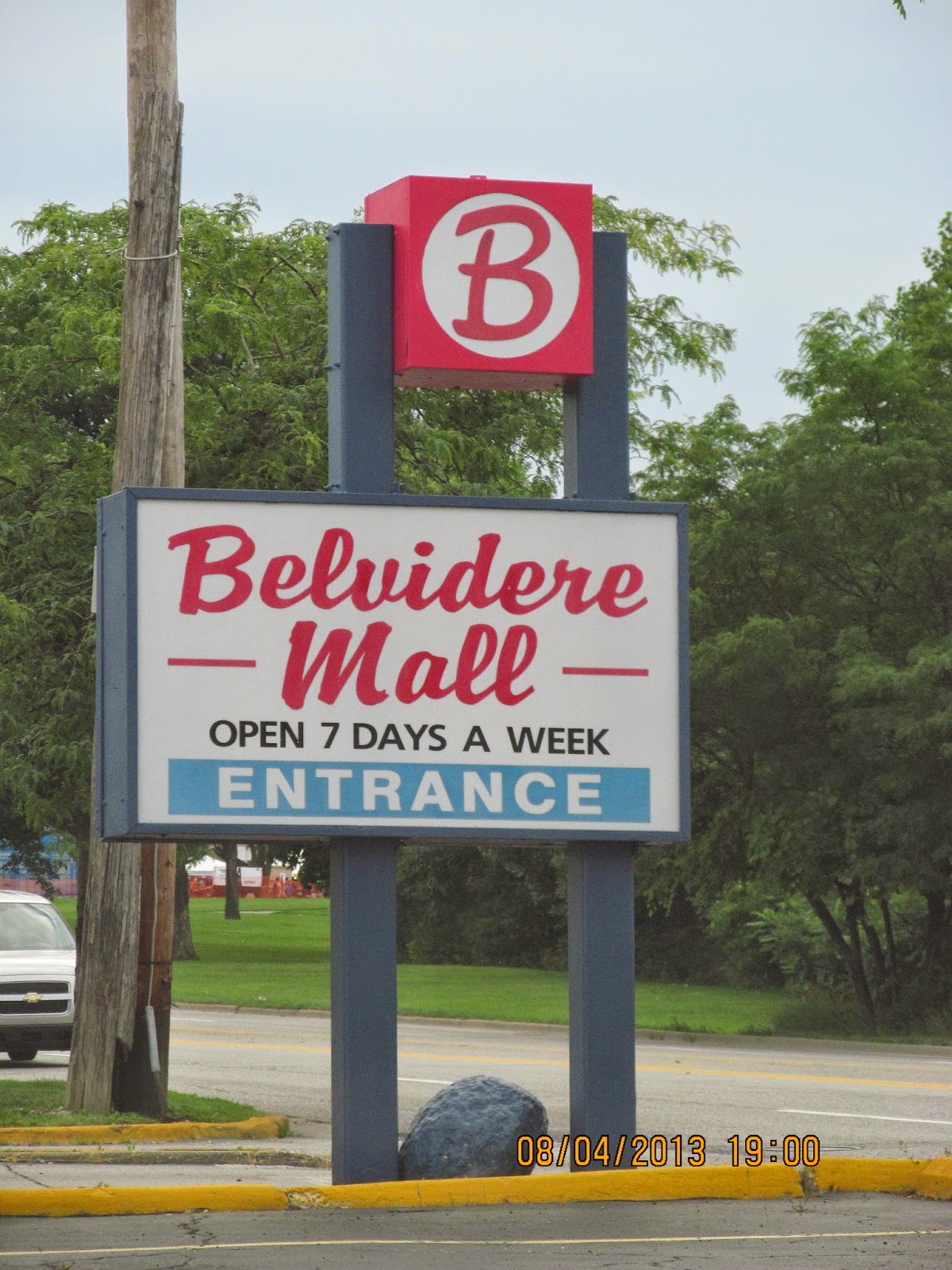 Trip to the Mall Belvidere Discount Mall (Waukegan, IL)