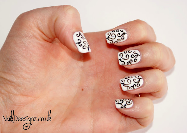 naildeesignz black & white swirls