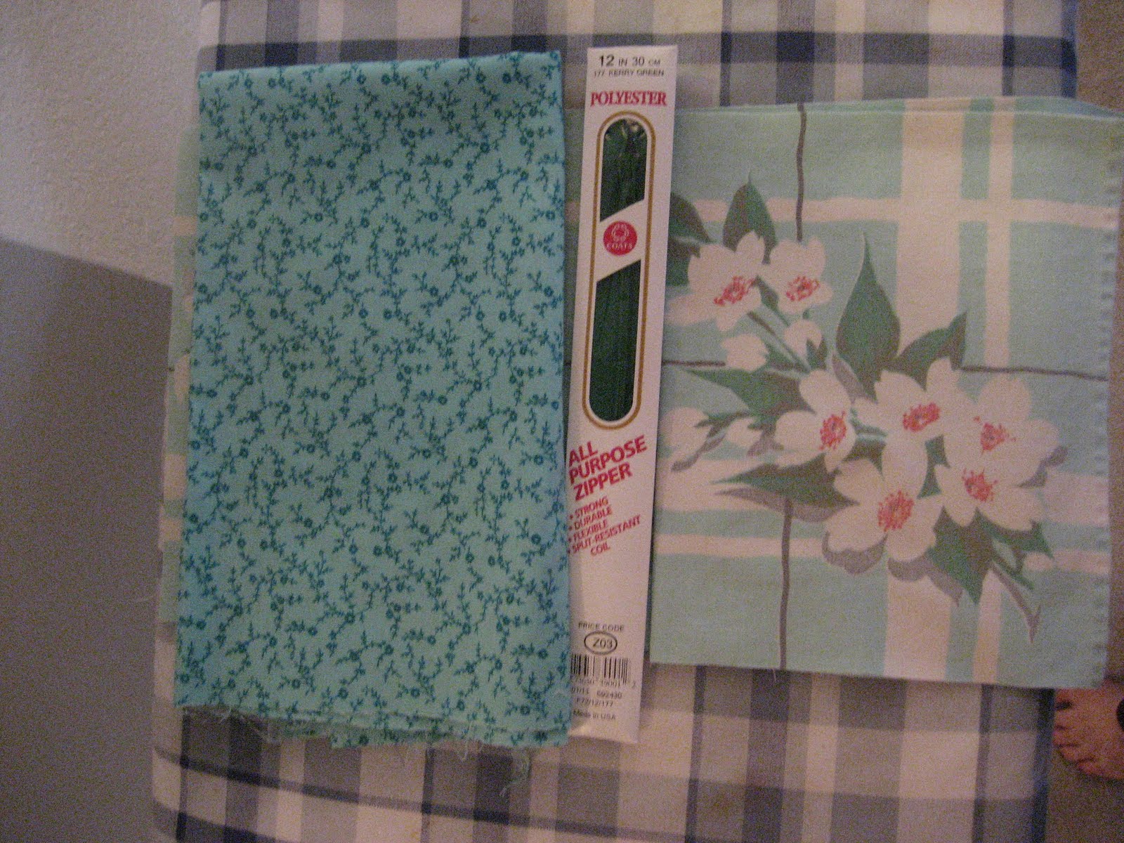 MyBecca's Vintage Tables Repurposing Tablecloths