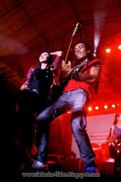 http://4.bp.blogspot.com/-8b1yIIJQ5hw/TXkuhLzMDNI/AAAAAAAADow/PbAAv0c6ahI/s1600/manggung%2B3.jpg
