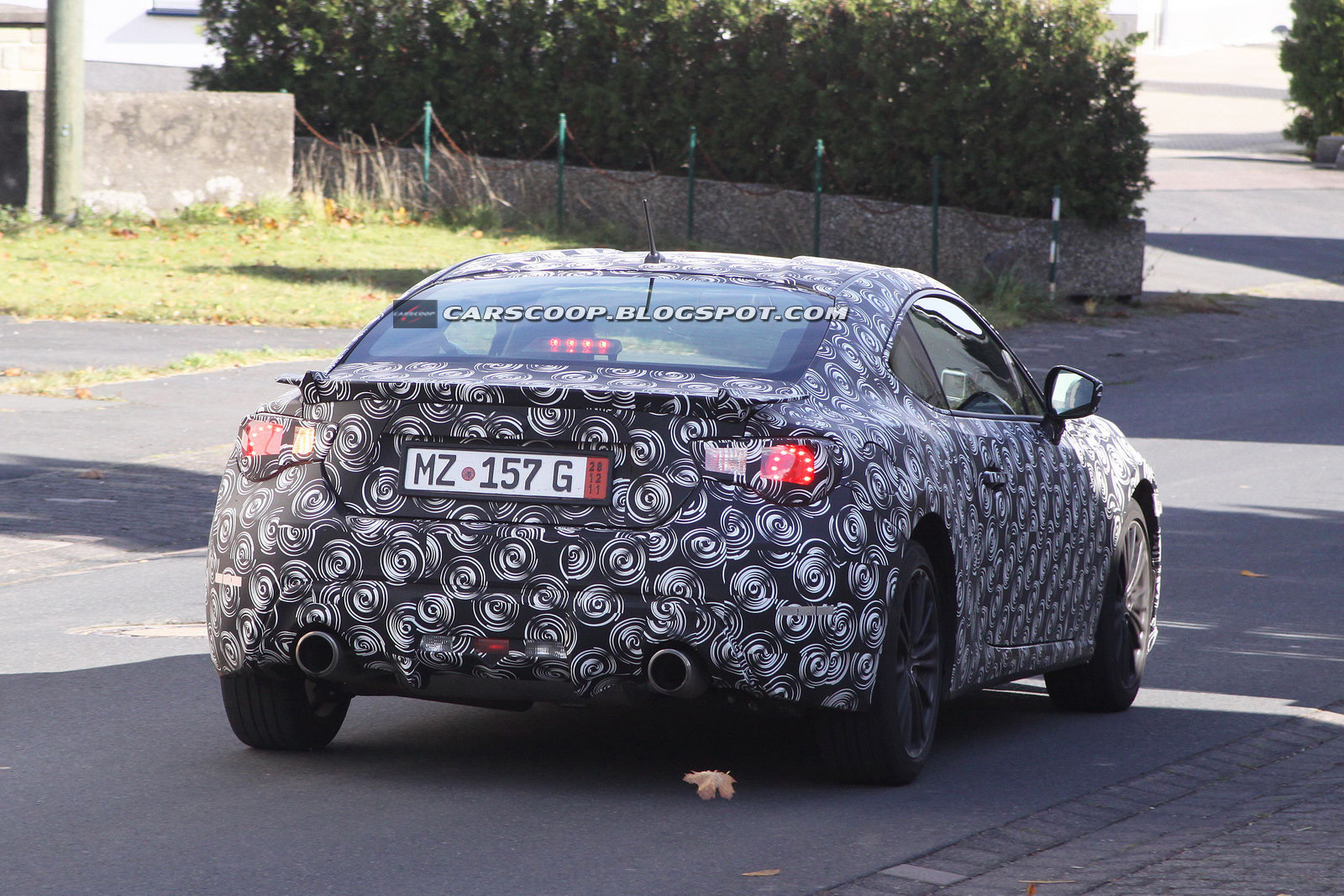 http://4.bp.blogspot.com/-8bhosq6fbtc/TpW5CG_Ko4I/AAAAAAAAffY/MQCPBoqTDpE/s1600/2013-Subaru-BRZ-Coupe-1.jpg