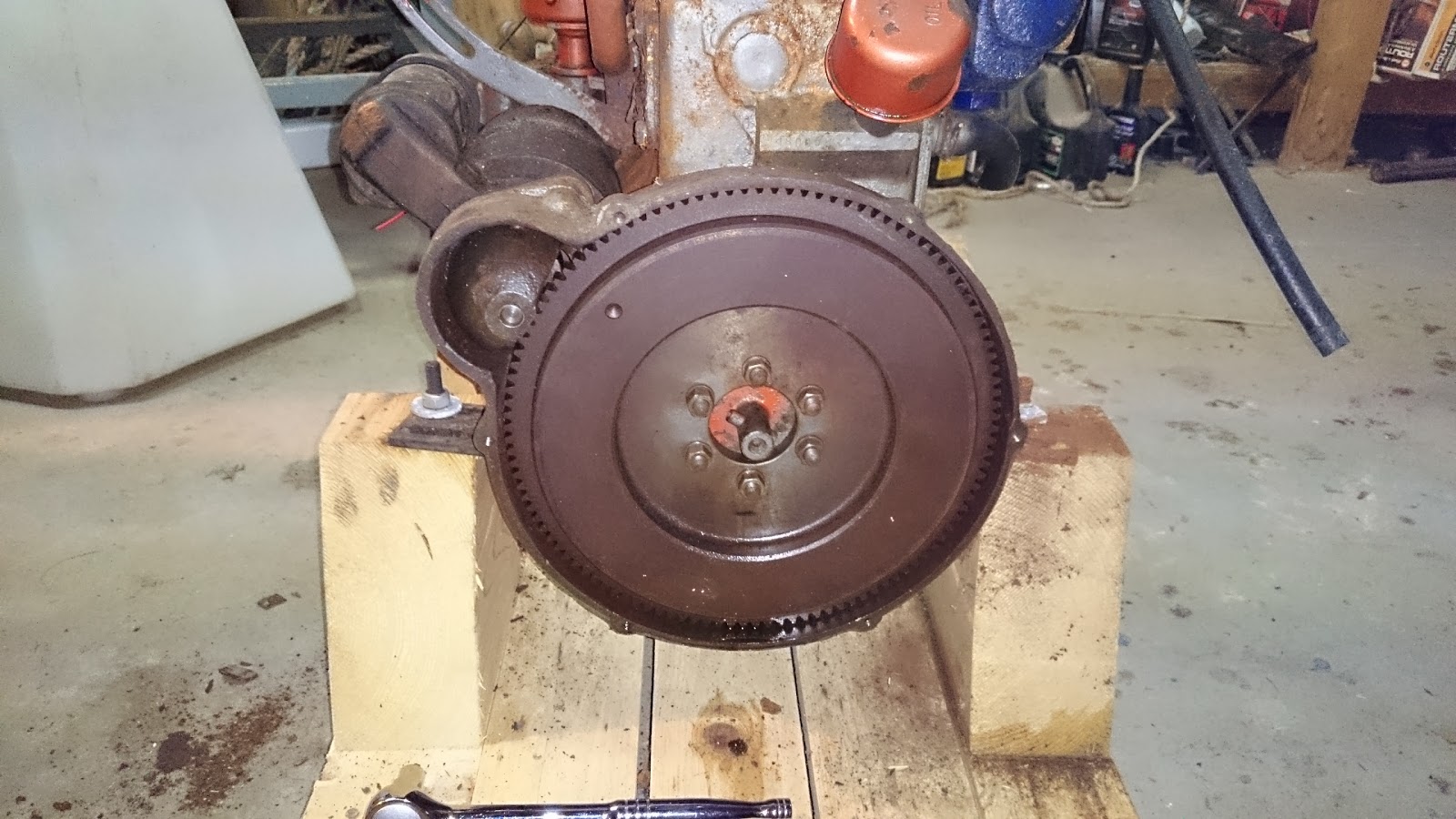 Afloat Atomic 4 rebuild Removing the flywheel