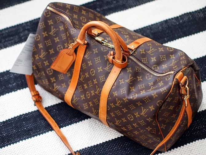 Louis Vuitton laukku ja huivi
