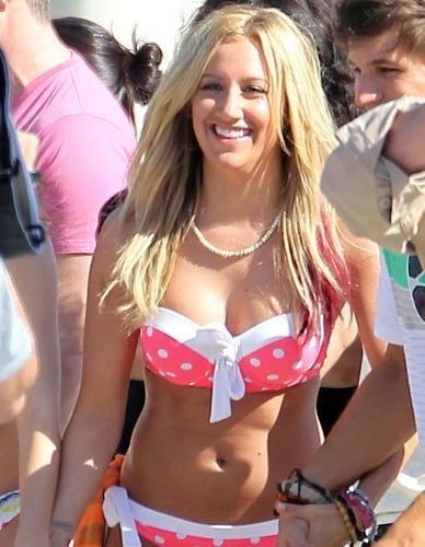 Dirty Hollywood: Ashley Tisdale and Sarah Hyland Roller ... Taylor Swift