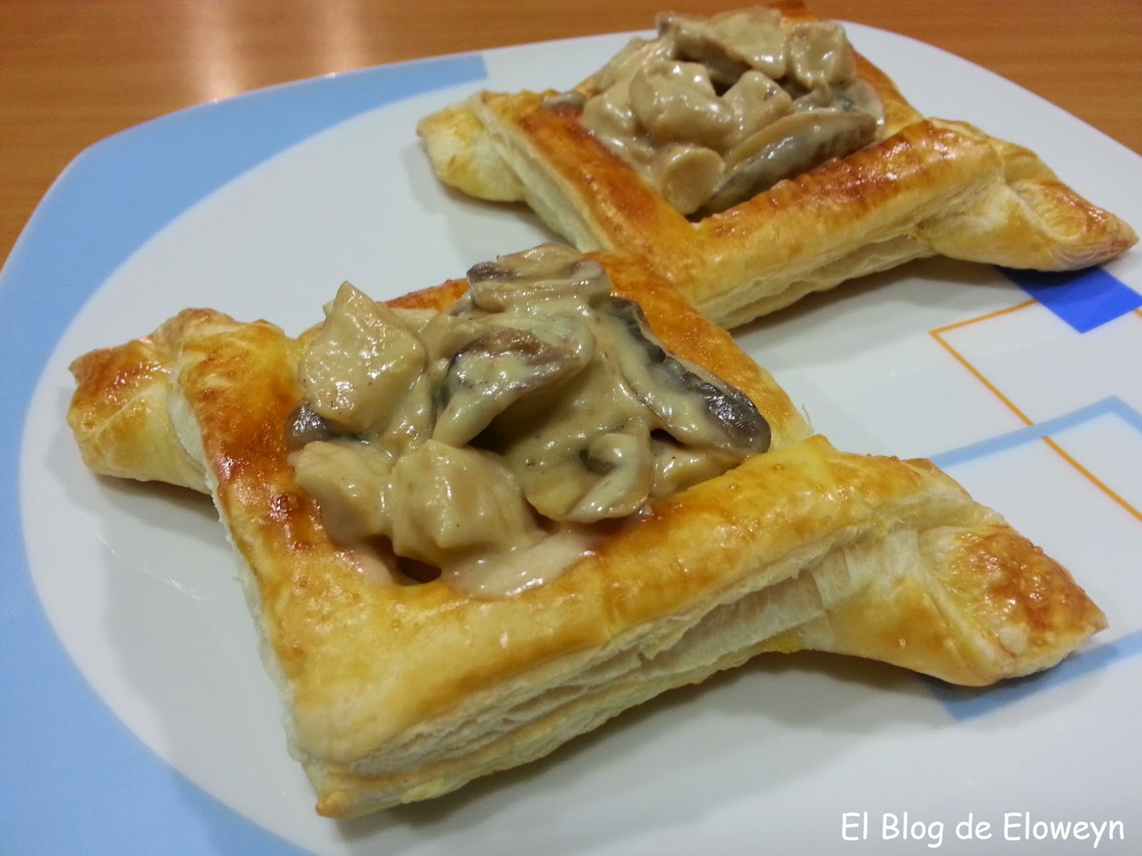 Tartaletas De Hojaldre Rellenas De Pollo Y Champiñones Al Pedro Ximenez
