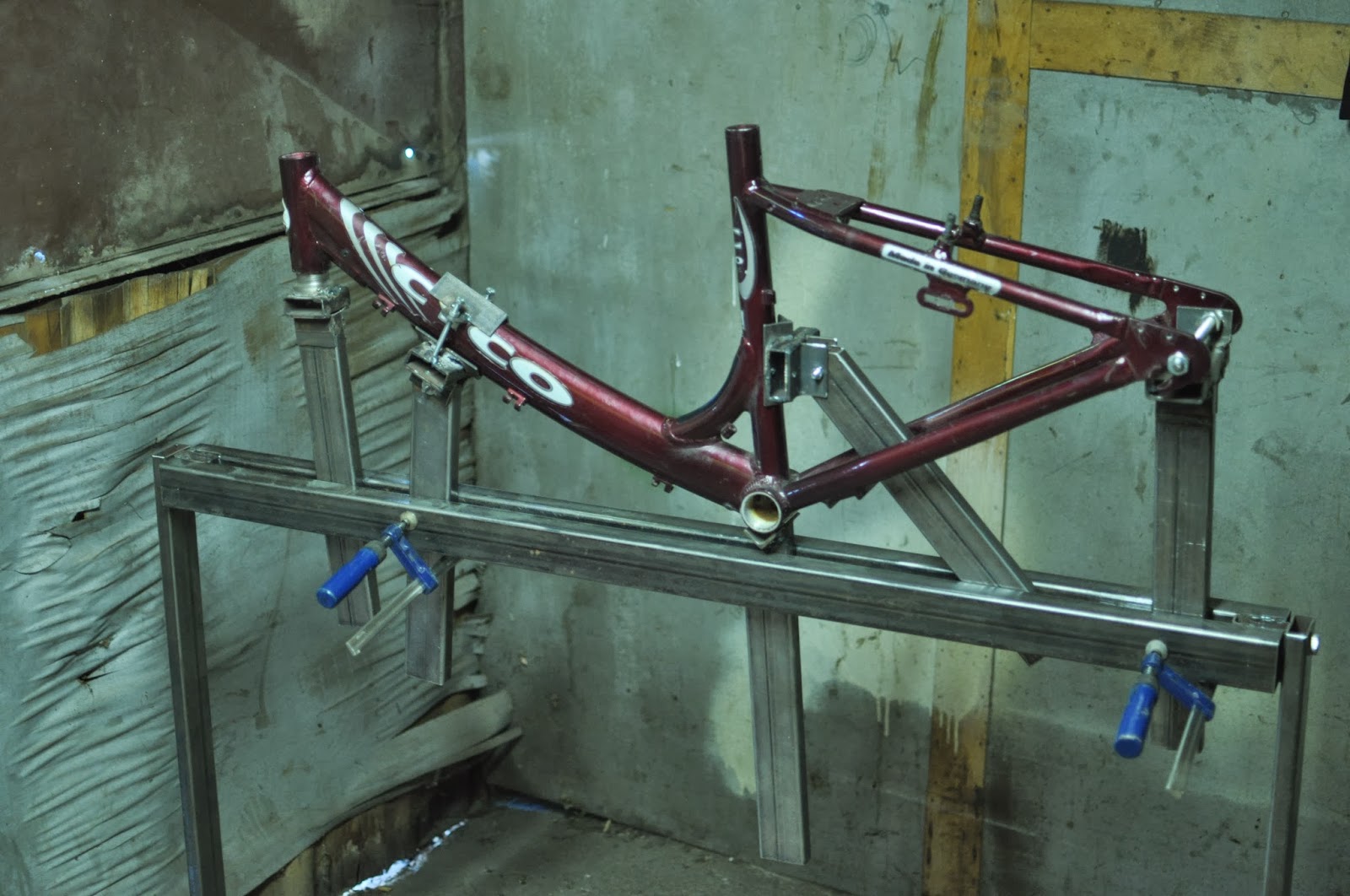 Mostly two wheels Framebuilding Jig