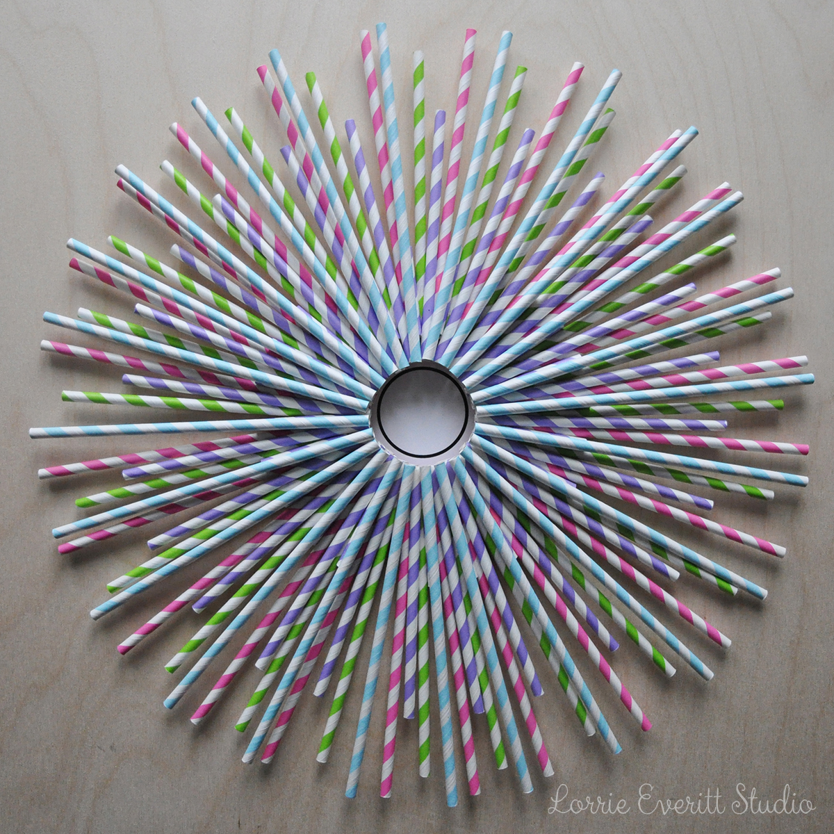 Lorrie Everitt Studio paper straw wreath tutorial