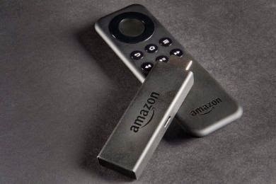 أمازون تكشف عن Fire TV Stick.. اختراع سيقلب عالم التليفزيون - بالصور Fire TV Stick
