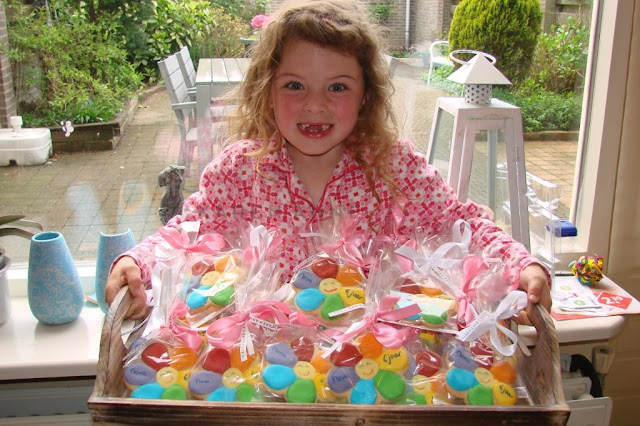 http://4.bp.blogspot.com/-8gYNVL6CVbI/UZ9bh5dofPI/AAAAAAAABSw/hy9P1MdSKxw/s640/Nova+Koekjes+(Kopie).jpg