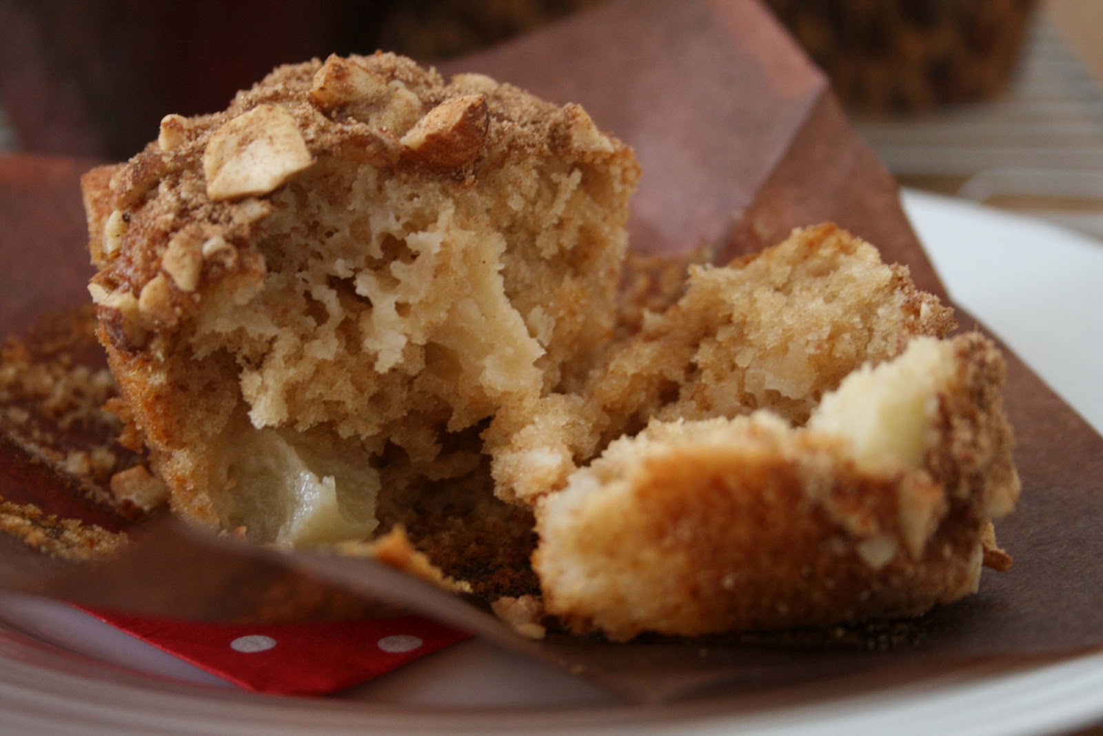 lauralovescakes... Nigella's Apple & Cinnamon Muffins