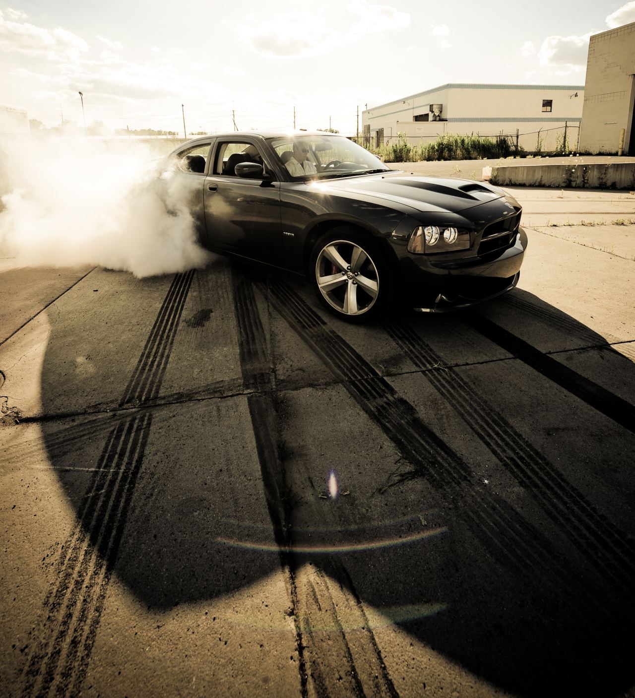http://4.bp.blogspot.com/-8hFNeVghghI/TbhHcmf8qqI/AAAAAAAABRc/XrnNV8YMdpw/s1600/2008-Charger-SRT8-Wallpaper-Size.jpg