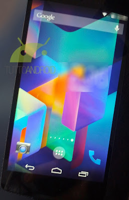 Nexus 5 and KitKat Homescreen