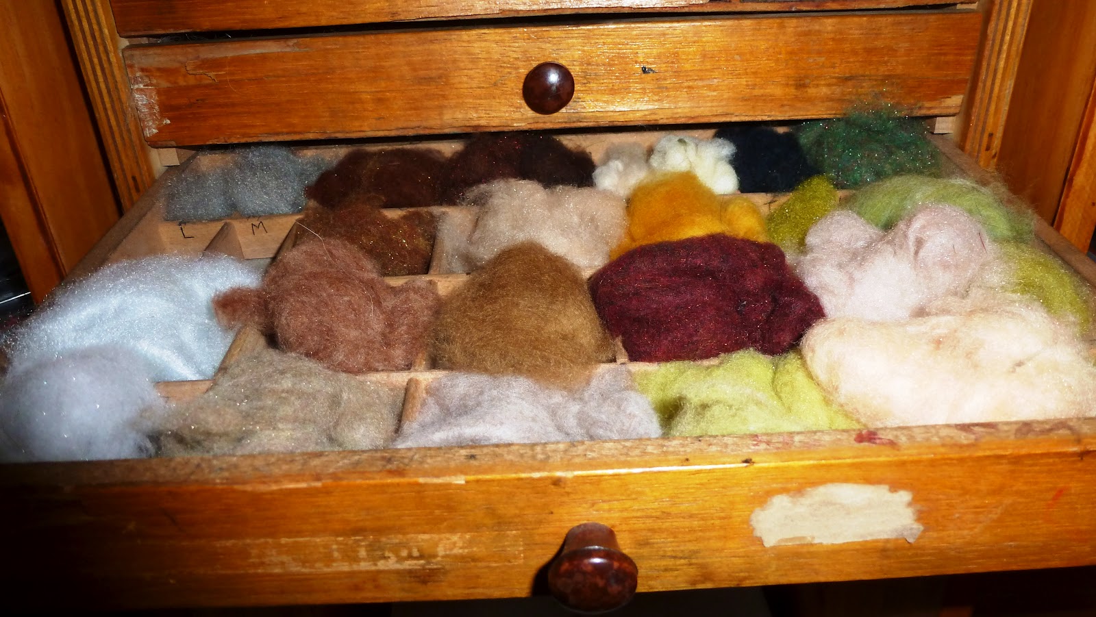 A FLY TYING JOURNAL Dubbing and hook storage