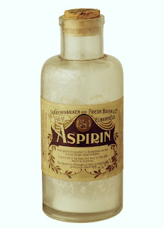http://4.bp.blogspot.com/-8kcL9v-AKaw/UYZarL6-ZmI/AAAAAAAAAi8/PmC651s1_yk/s1600/Aspirin-Fl%C3%A4schchen.jpg