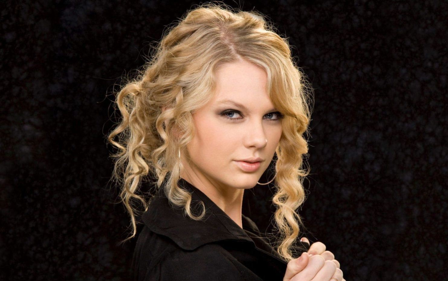http://4.bp.blogspot.com/-8l3MQFKL7jE/UVCTybZiqNI/AAAAAAABwaE/zOUzJPFFdxg/s1600/Taylor-Swift.jpg