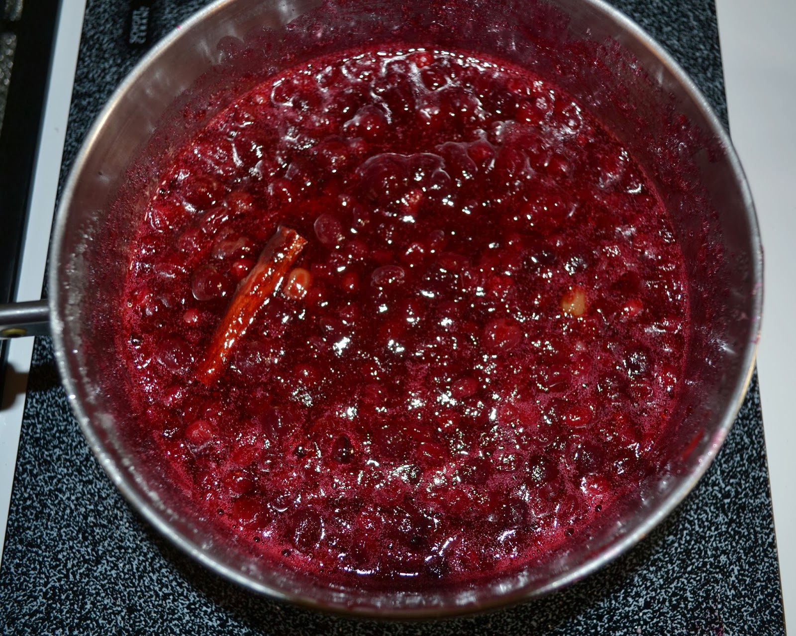 Run 'n Stitch Spiced Lingonberry Sauce
